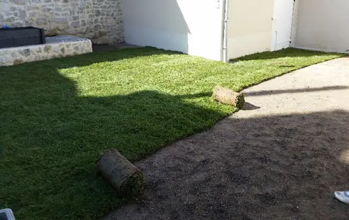 pose rouleaux gazon particulier meaux